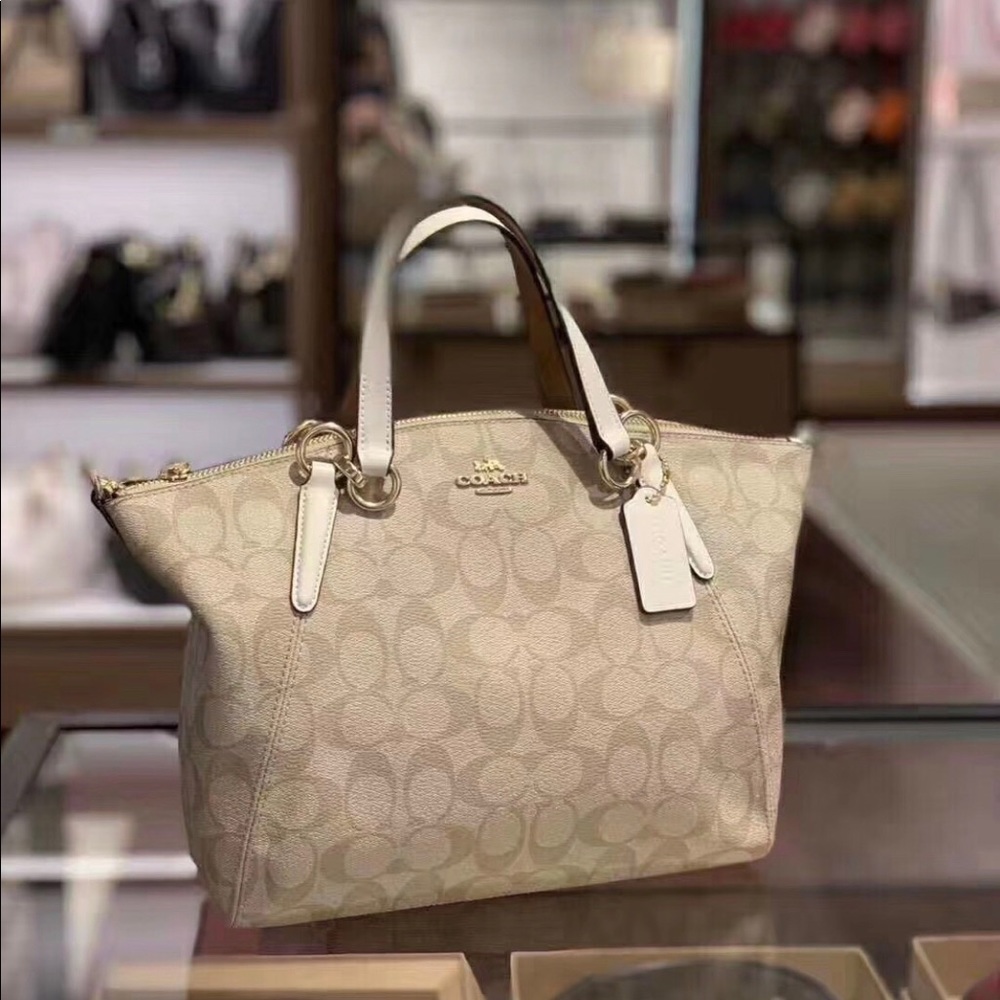 NWT Coach small Kelsey satchel crossbody